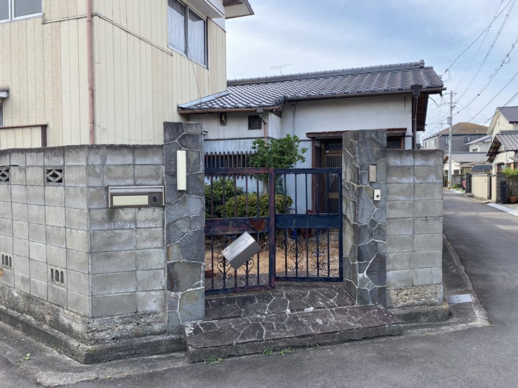香川県高松市香川町・K様邸 ブロック塀解体撤去工事の着工