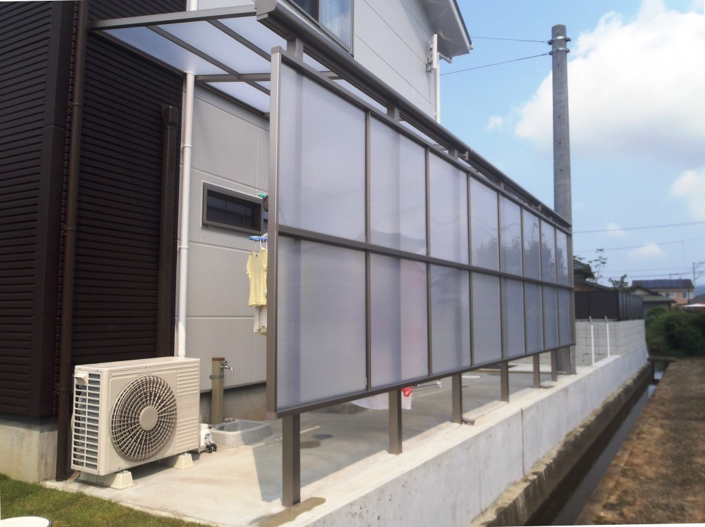 テラス施工事例 (株)カインズガーデン｜香川県の雑草対策，庭リフォーム工事，庭仕舞い，庭まわりの修繕工事