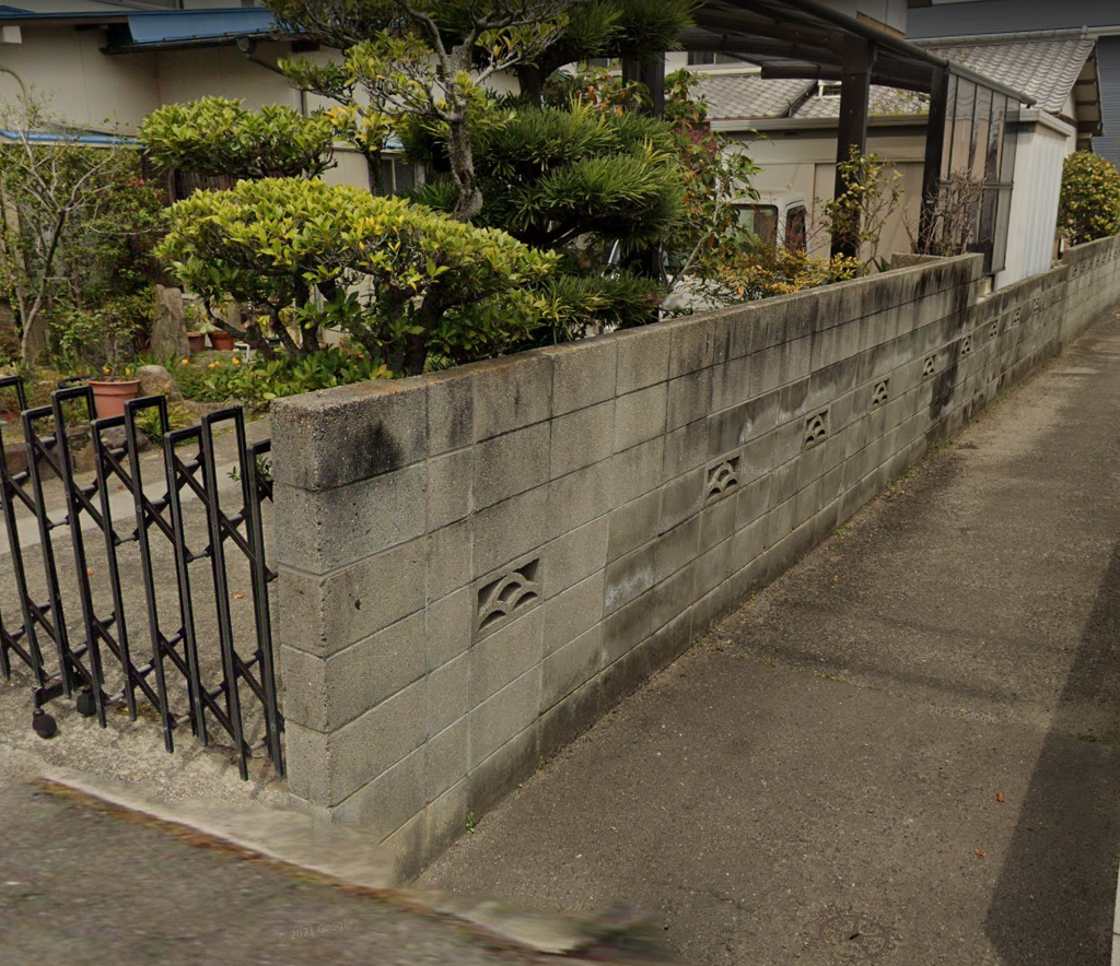 ブロック塀7段は死角が多い