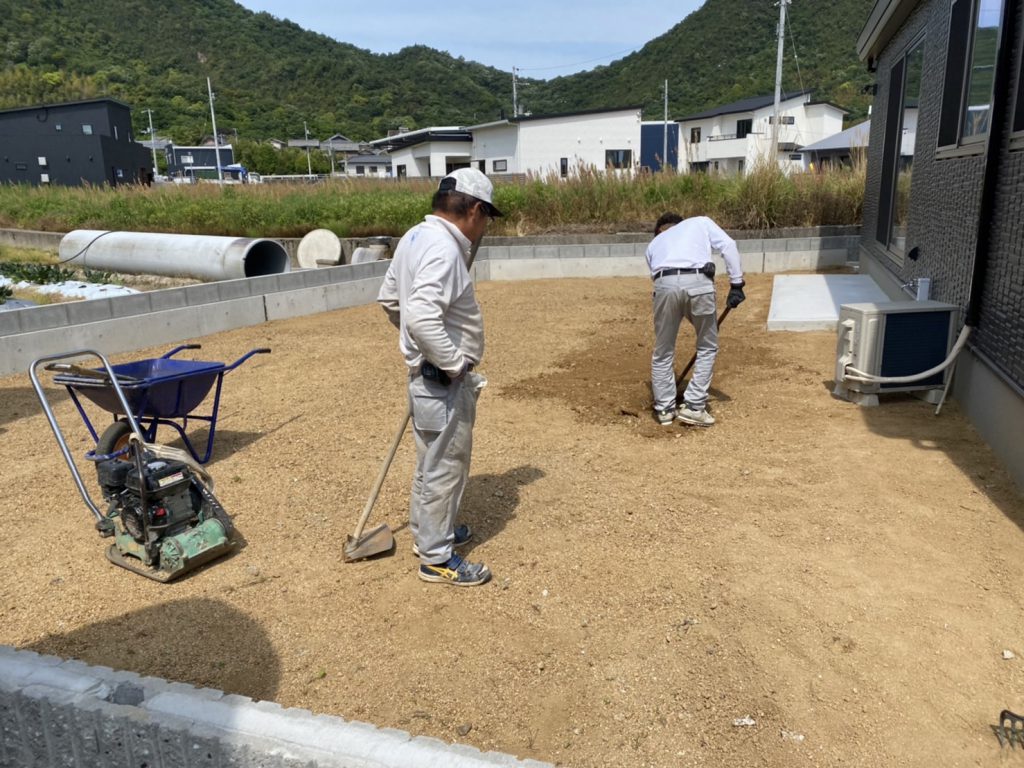 香川県高松市国分寺町・K様邸 外構工事 境界ブロックと整地