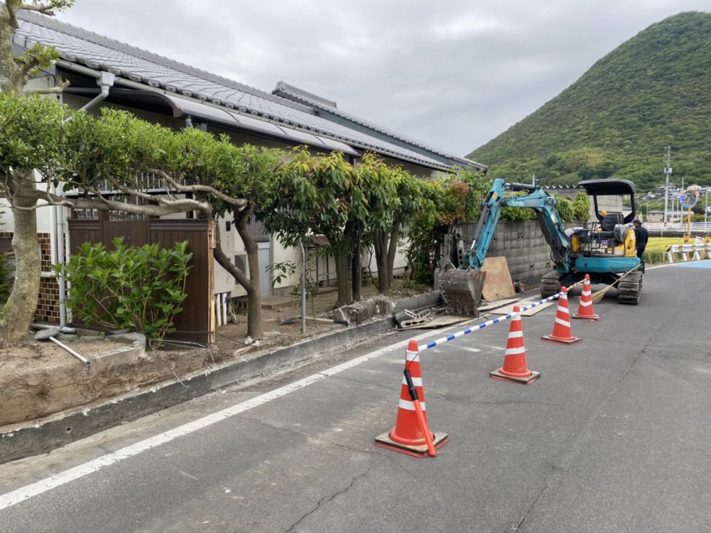 香川県丸亀市飯山町ブロック塀