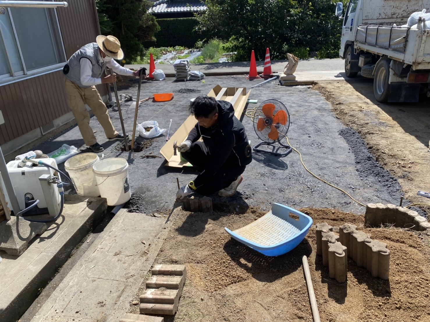【4日目・カーポート柱】香川県高松市国分寺町・K様邸工事 ｜香川県の庭 壁 塀　庭外周り工事専門店(株)カインズガーデン