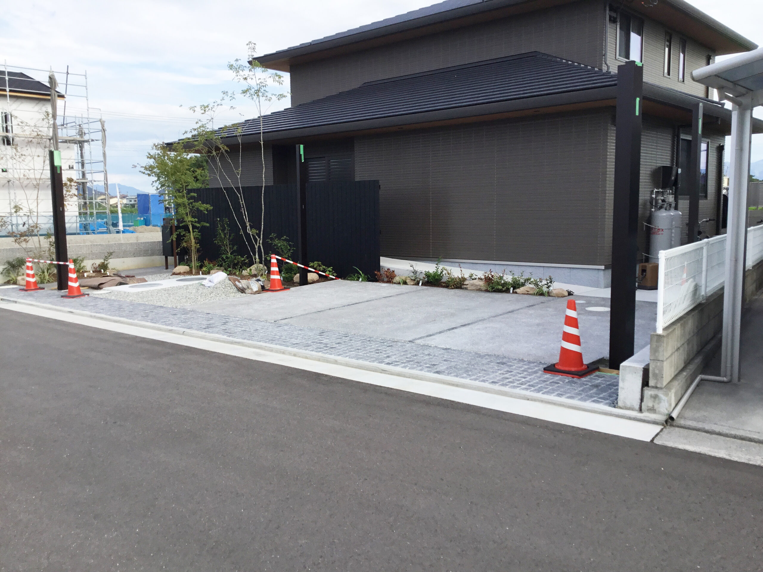 【円座町Ｋ様６日目・カーポート柱の基礎コンクリート】香川県高松市円座町のお庭工事｜外周り工事専門店(株)カインズガーデン