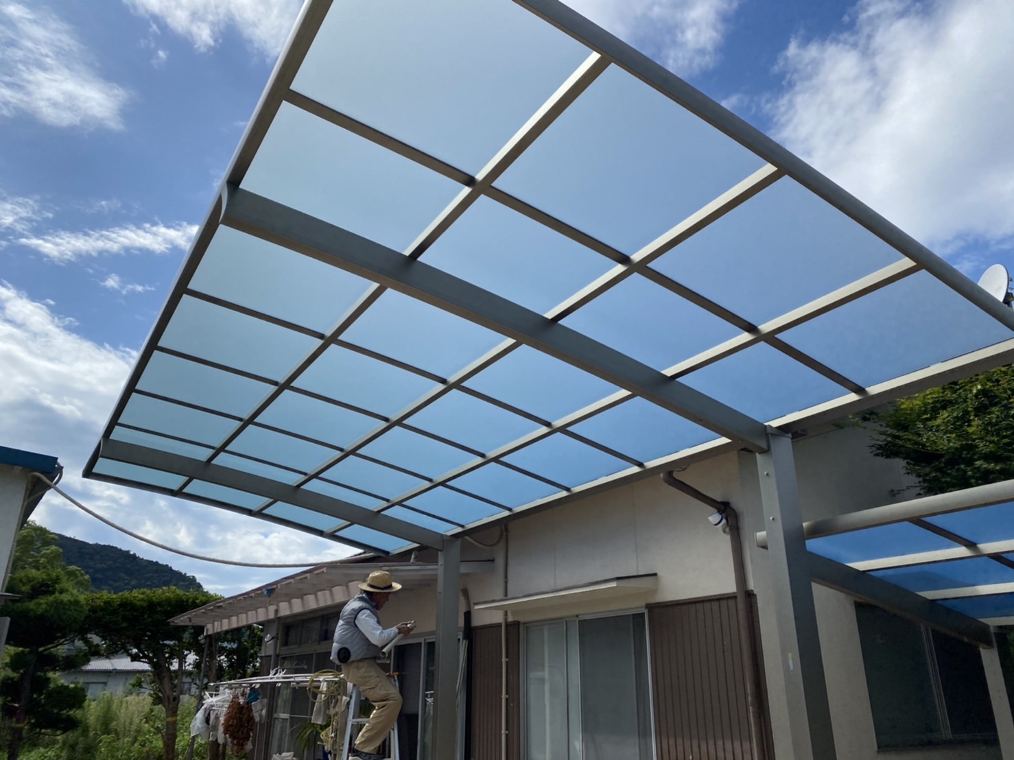 【K様邸 8日目・カーポート屋根仕舞い】香川県高松市国分寺町｜香川県の庭 壁 塀 外周り工事専門店(株)カインズガーデン