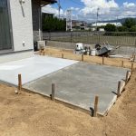 【三豊市 KA様邸5日目・物置とタイルの下地コンクリート打設】香川県三豊市山本町のお庭・外まわり工事