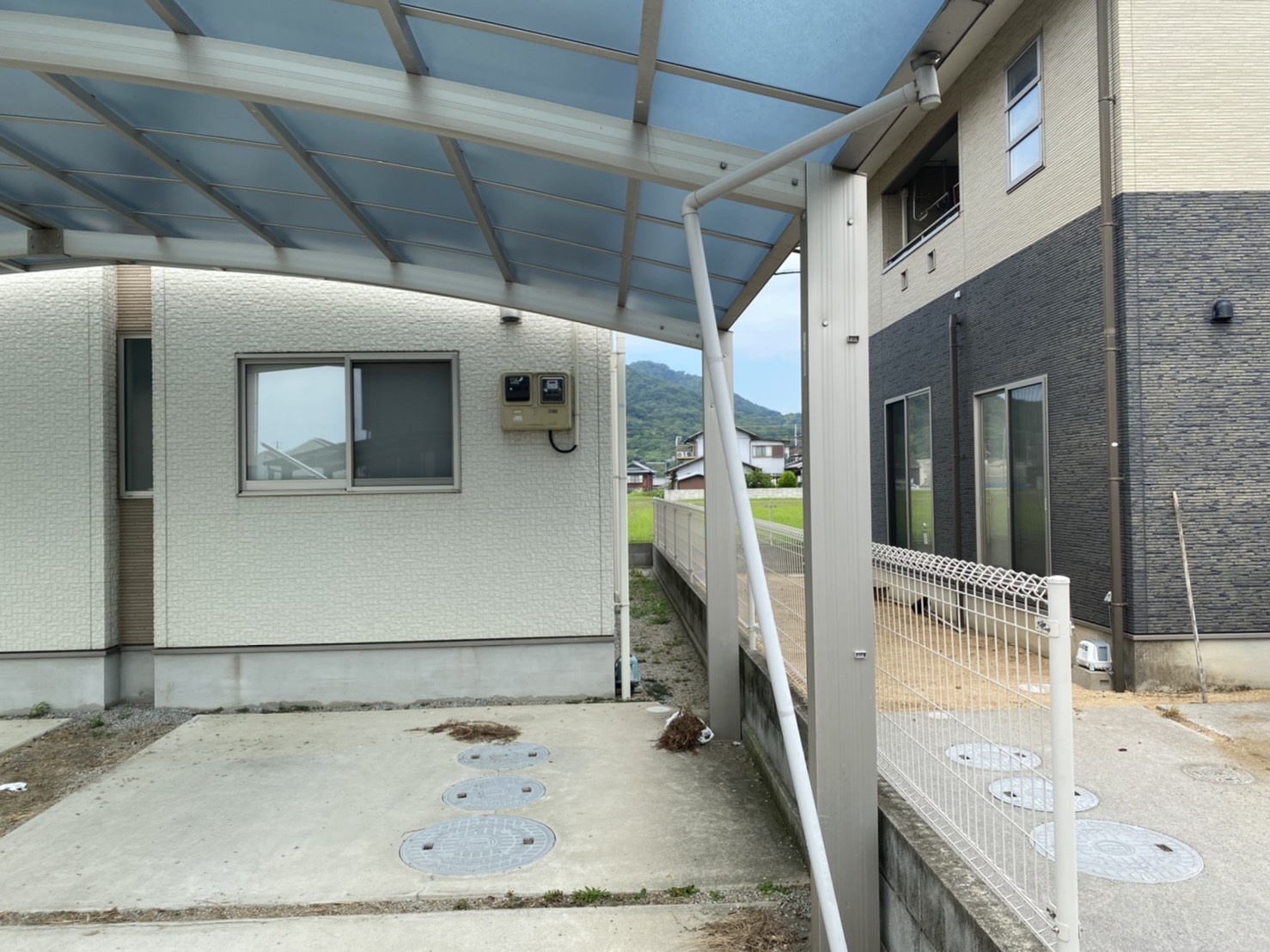 【香川県高松市Ｋ様旧家】カーポート雨樋交換とフェンス補修｜香川県の庭壁塀 お庭・外周り工事専門店(株)カインズガーデン