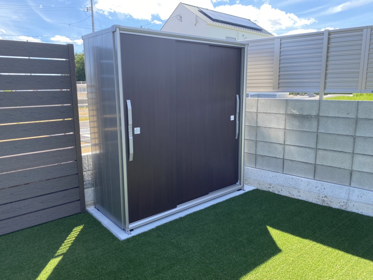 【円座町Ｋ様邸８日目・ヨド物置設置完了と電気配管工事】香川県高松市のお庭工事｜庭・外周り工事専門店(株)カインズガーデン