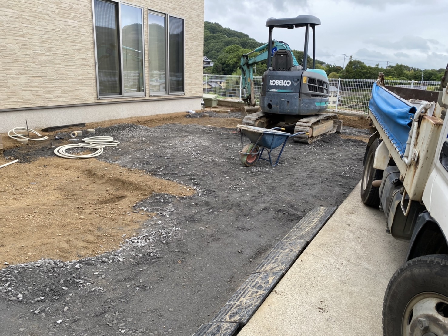 【香川県坂出市府中町N様のお庭工事】路盤・転圧・マス調整｜庭壁塀 外周りリフォーム工事専門店(株)カインズガーデン