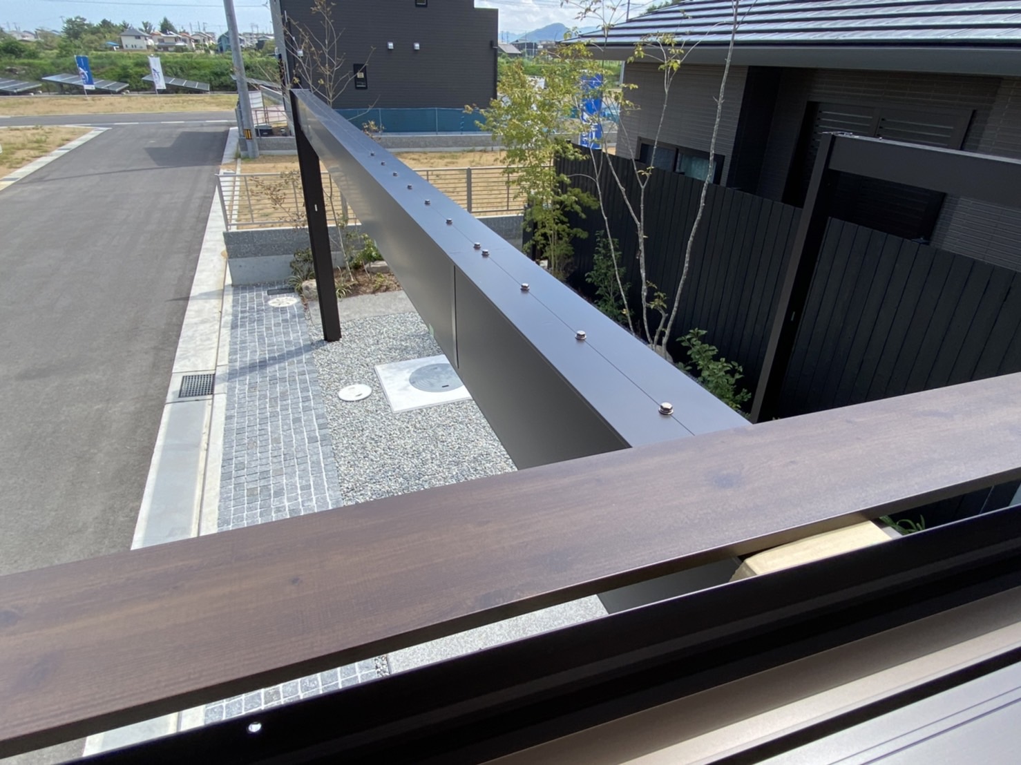 【香川県高松市円座町・K様邸】カーポート Uスタイルアゼストの屋根工事｜お庭リフォーム工事専門店(株)カインズガーデン