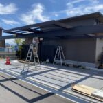 【香川県高松市円座町・K様邸】カーポート Uスタイルアゼストの屋根工事続報・屋根2セット目突入|お庭リフォーム工事専門店