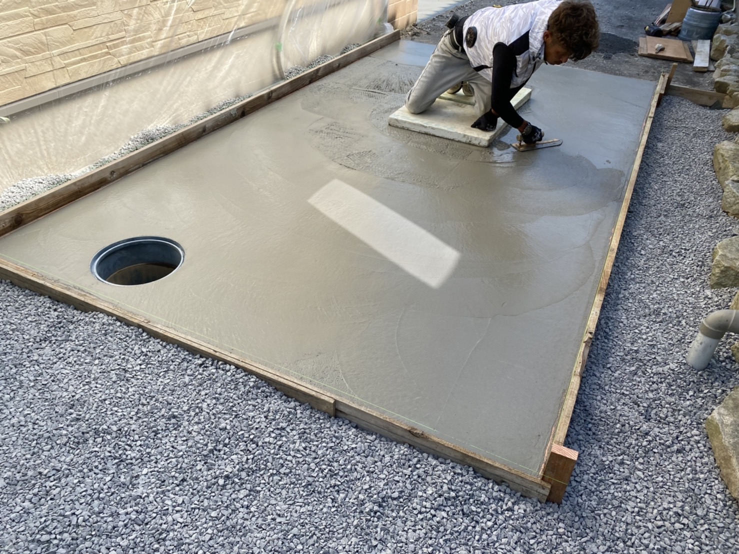 【香川県坂出市府中町N様邸】土間コンクリート１回目｜香川県の庭壁塀 庭・外周りリフォーム工事専門店(株)カインズガーデン