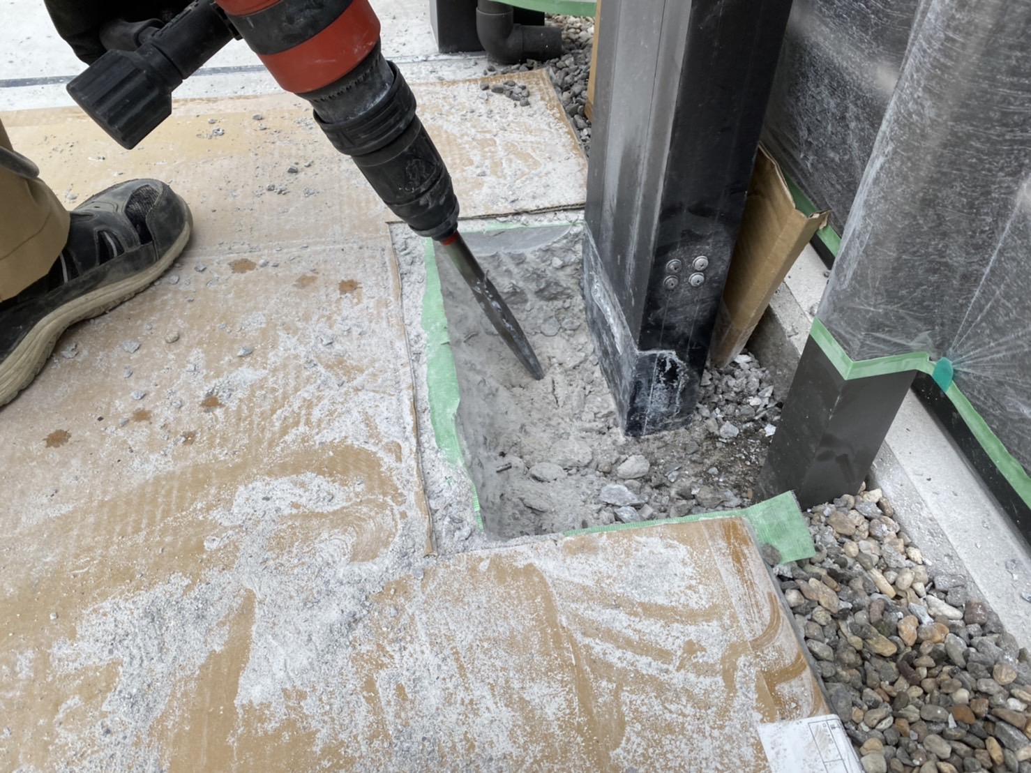 香川県坂出市A様邸　駐車場の電動オーバーゲート物損修理Ⅱ (株)カインズガーデン｜＜庭 壁 塀＞庭・外まわり工事専門店