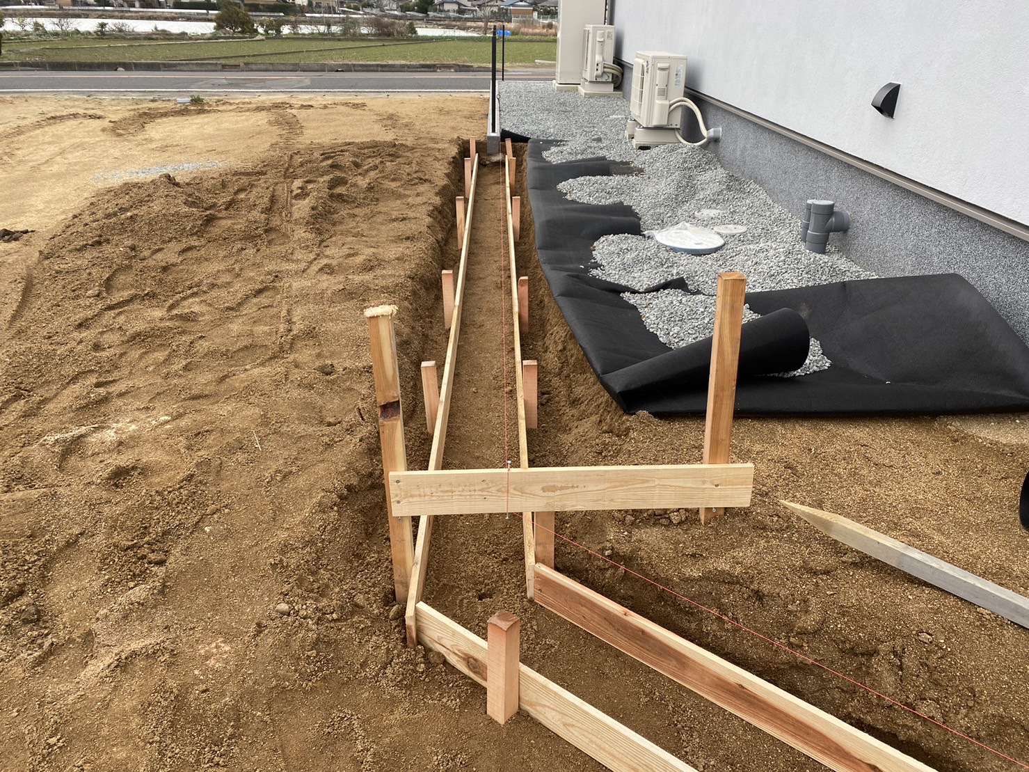 フェンス工事・地先（縁石）ブロック６１ｍ下地準備【綾歌郡綾川町 M様邸】 (株)カインズガーデン｜香川の外構工事