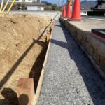 アスファルト舗装準備 地先ブロック下地コンクリート【香川県綾歌郡綾川町】 (株)カインズガーデン｜香川県の外構工事
