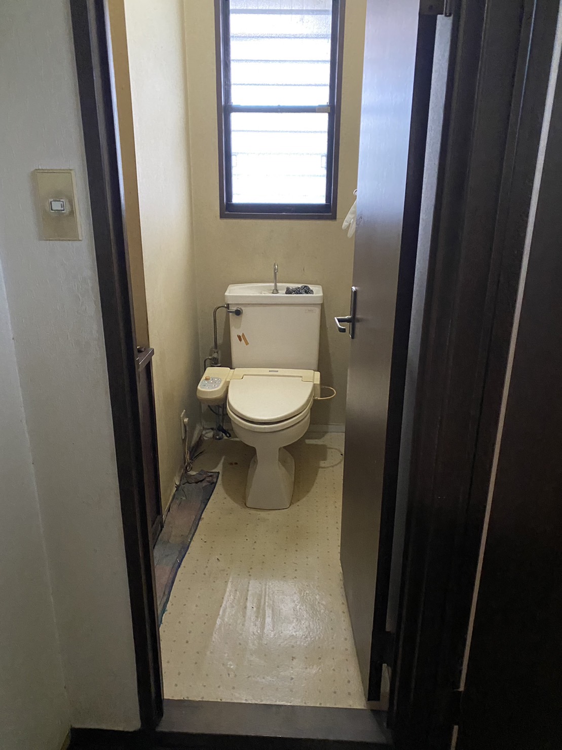 トイレリフォーム工事着工👷【香川県綾歌郡綾川町・Ａ様邸リフォーム工事】 (株)カインズガーデン｜香川のリフォーム工事