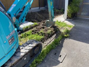 樹木・庭石撤去完了／植栽・雑草撤去中【香川県三豊市Ｈ様邸】 (株)カインズガーデン｜香川の庭リフォーム工事