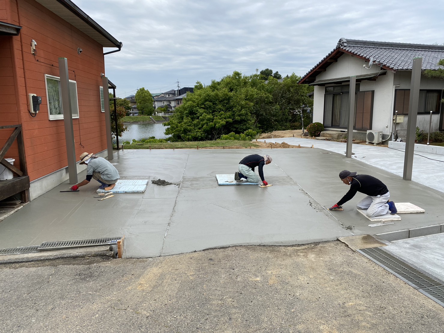 【綾川町】Ｔ様邸・駐車場土間コンクリート打設３日目完了！ (株)カインズガーデン｜香川の庭リフォーム工事，エクステリア