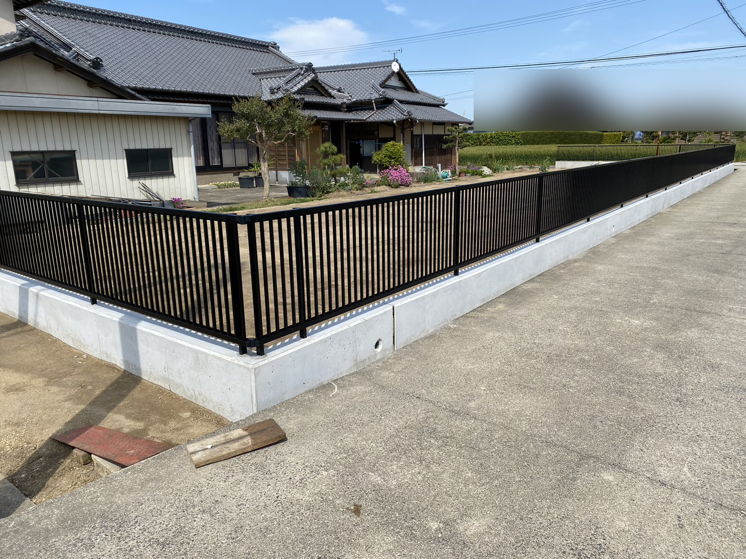 【三木町】基礎・フェンス工事㊗完工㊗ (株)カインズガーデン｜香川のシンプルな外構・エクステリア・庭リフォーム工事