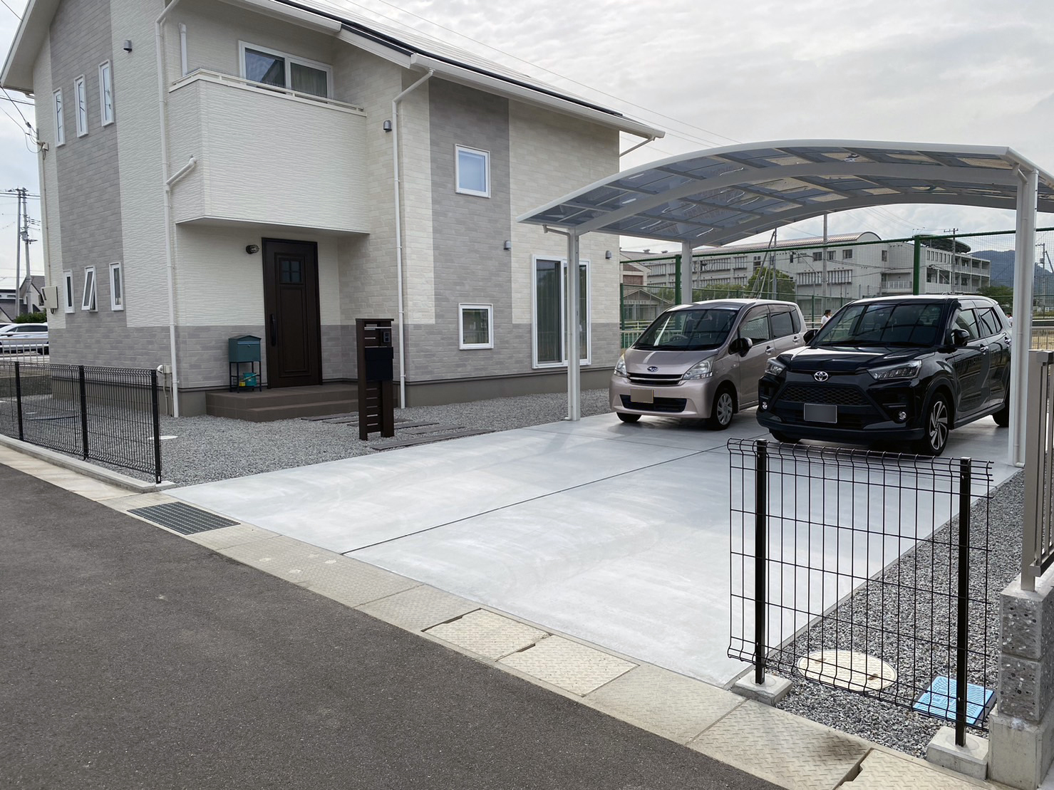 【高瀬町Ｈ様邸】外構工事㊗完工㊗可愛いお家が映える庭 (株)カインズガーデン｜香川の庭リフォーム工事，外構・エクステリア工事