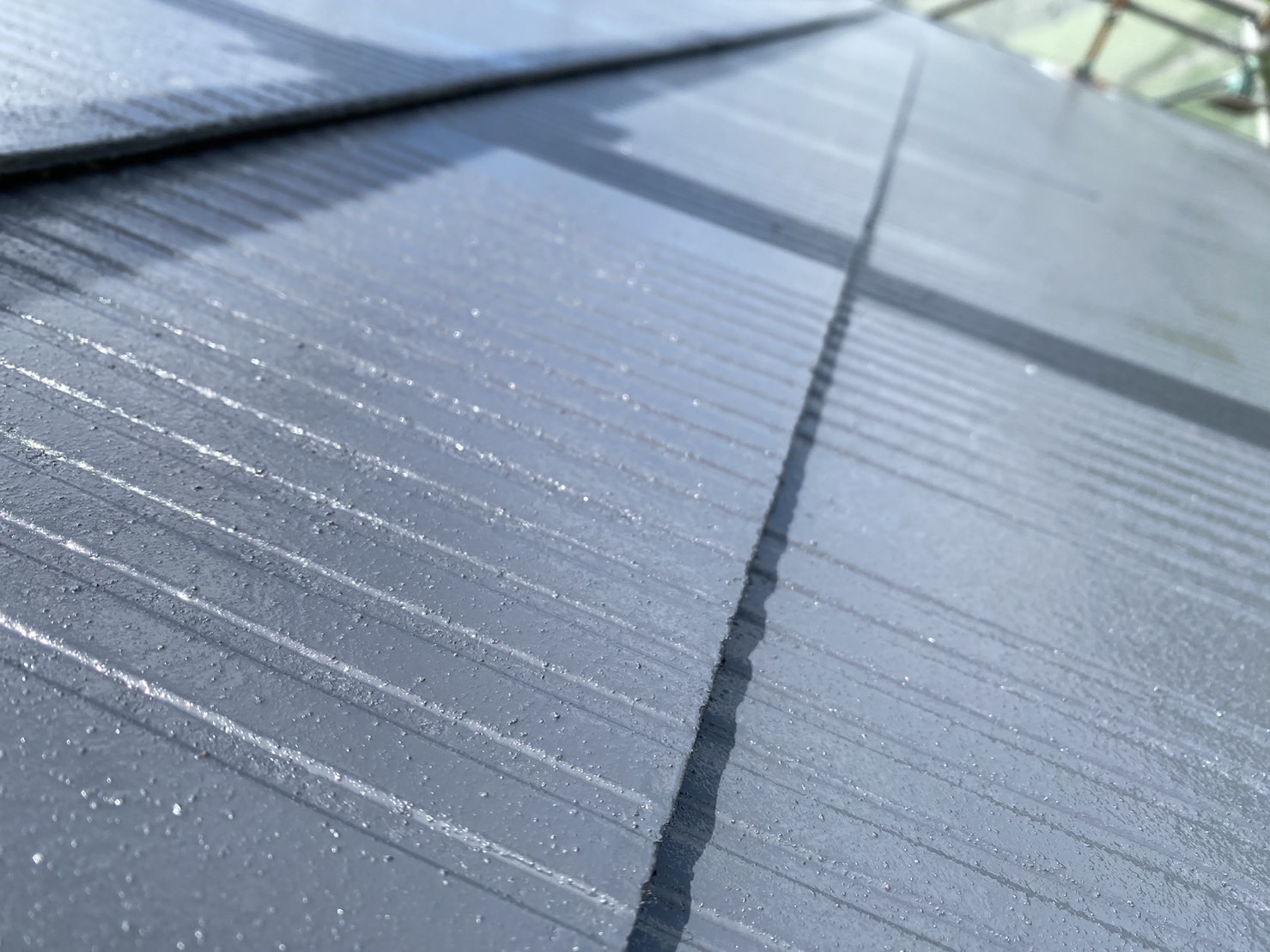 【綾川町Ｔ様邸】塗装工事の屋根編／下塗り開始 (株)カインズガーデン｜香川県の庭リフォーム工事，修繕塗装工事，屋根塗装