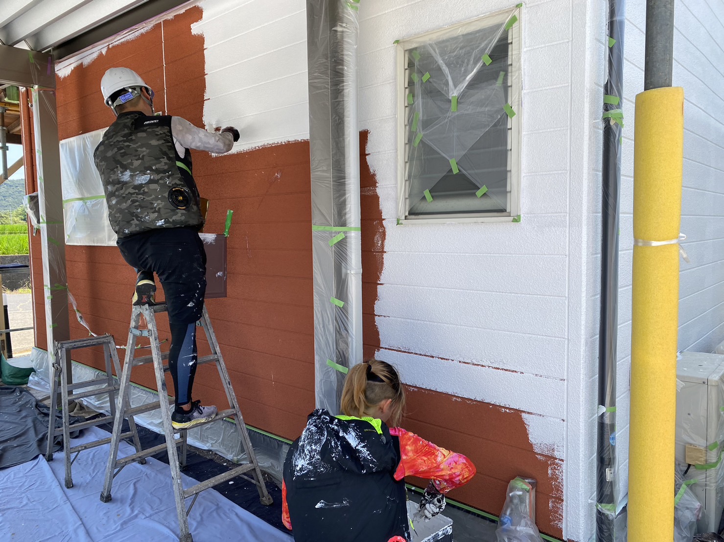 【香川県・綾川町Ｔ様邸】塗装工事／屋根塗装完了✨外壁下塗り中 (株)カインズガーデン｜香川の庭リフォーム工事，修繕工事