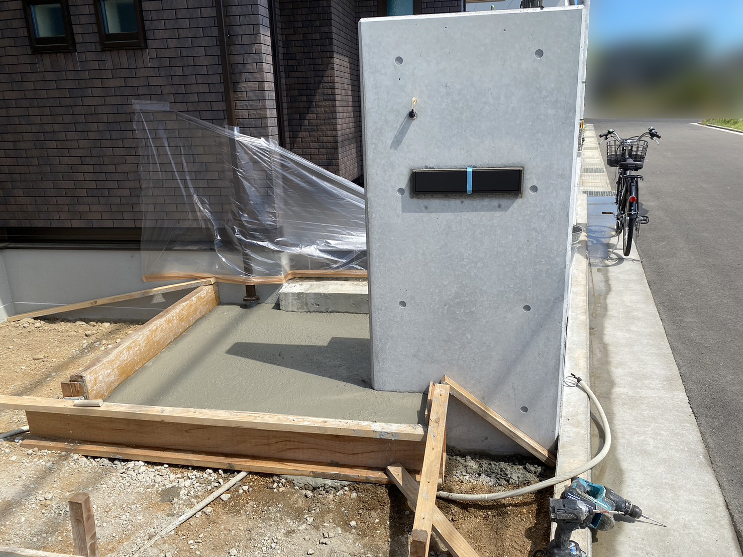 【香川県高松市Ｈ様邸】外構工事／コンクリート基礎・タイル下地コンクリート・コンクリートデッキ完成 (株)カインズガーデン