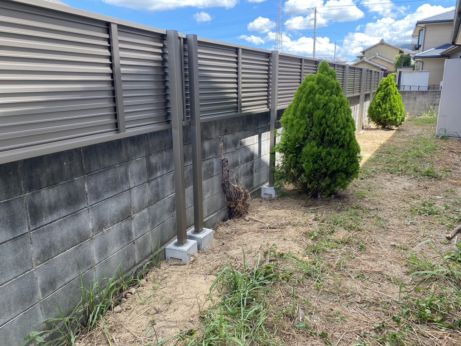 【香川県・宇多津町Ｋ様邸】フェンス工事＆不用品の回収処分㊗完工㊗ (株)カインズガーデン｜香川の庭リフォーム工事，修繕工事