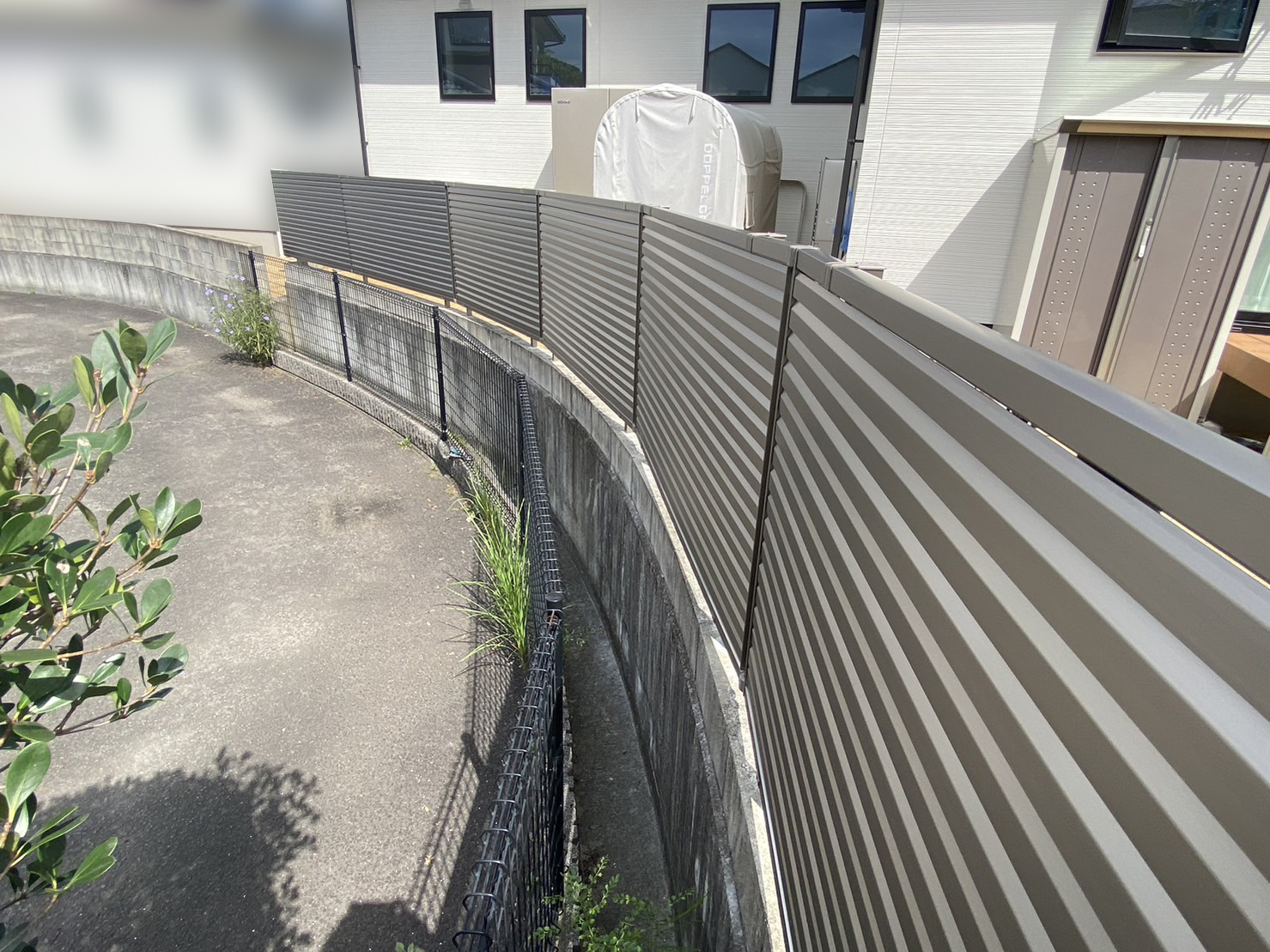 【香川県・綾川町ＴＡ様邸】目隠しフェンス・テラス屋根・ウッドデッキ設置完了✨ (株)カインズガーデン｜香川の庭リフォーム工事