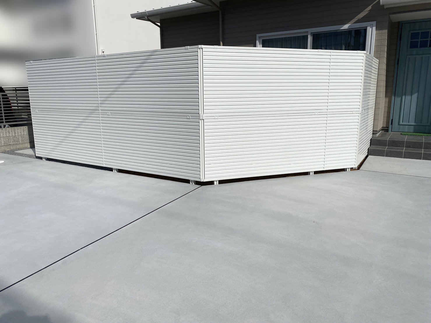 【香川県高松市Ｔ様】目隠しフェンス設置完了 (株)カインズガーデン｜香川の庭リフォーム工事，庭・エクステリア工事