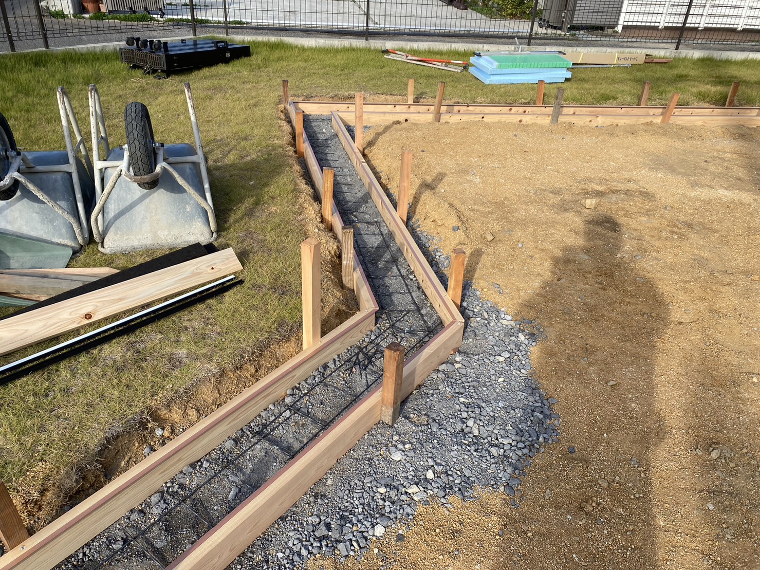 【香川県高松市Ｓ様邸】雑草撤去や鋤取り完了✨土間コンクリート準備 (株)カインズガーデン｜香川の雑草対策，庭リフォーム工事，庭仕舞い