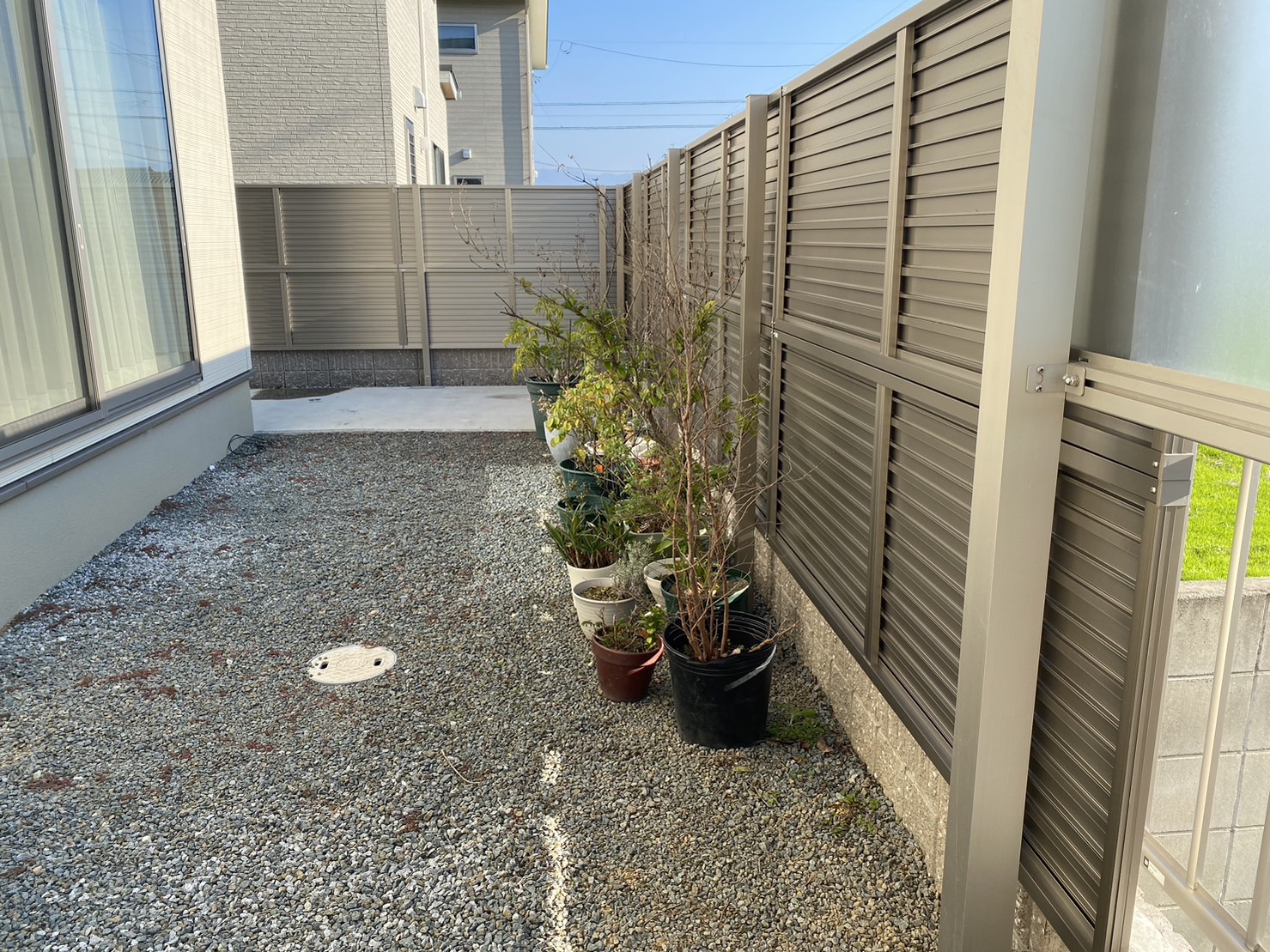 【香川県観音寺市Ｓ様邸】目隠しフェンス工事㊗完工㊗ (株)カインズガーデン｜香川県の庭リフォーム工事，庭仕舞い，修繕工事