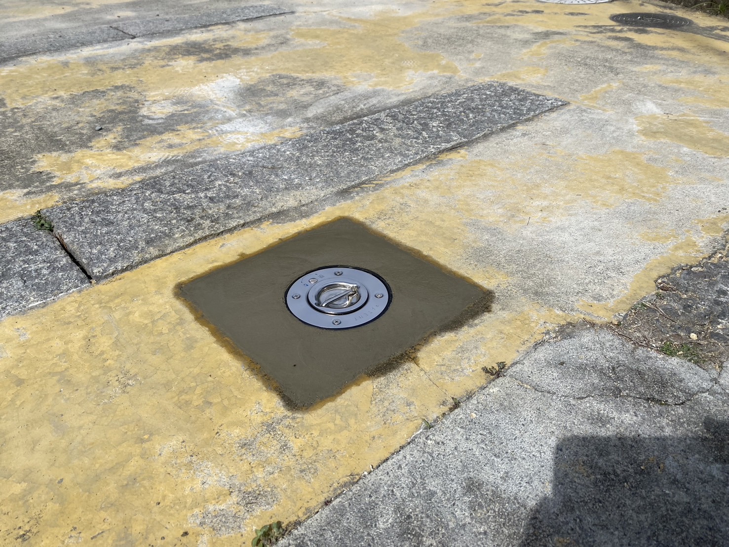 【香川県・飯山町Ｙ様邸】車両盗難防止！車止めポール設置工事⛑完工㊗ (株)カインズガーデン｜香川県のエクステリア工事，庭リフォーム工事