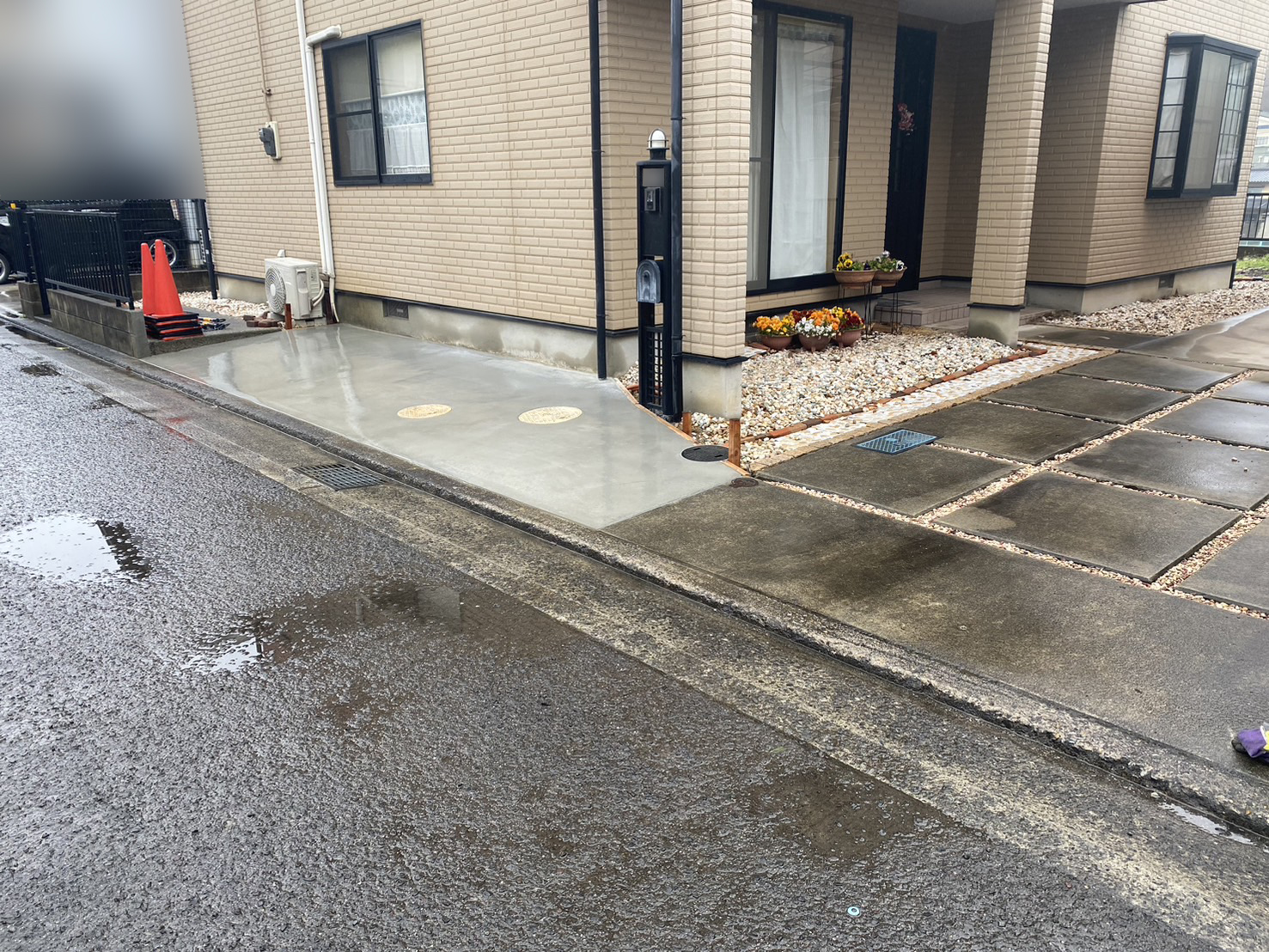 【香川県坂出市K様邸】駐車場の出入り口拡張工事㊗完工 (株)カインズガーデン｜香川の庭リフォーム工事，庭仕舞い，修繕工事