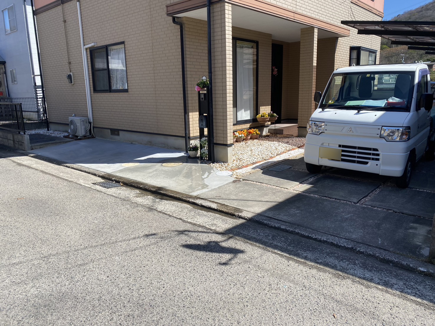 【香川県坂出市Ｋ様邸】駐車場の出入り口拡張工事㊗完工 (株)カインズガーデン｜香川の庭リフォーム工事，庭仕舞い，修繕工事