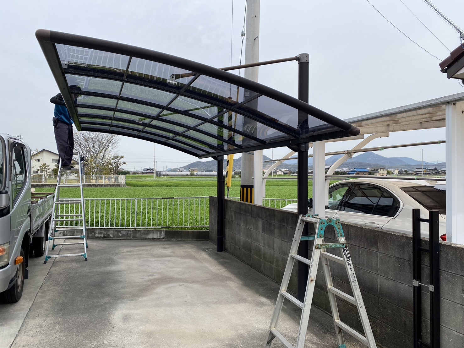 【香川県・琴平町Ｈ様邸】カーポートの屋根パネル交換㊗完工 (株)カインズガーデン｜香川県のエクステリア工事，修繕工事