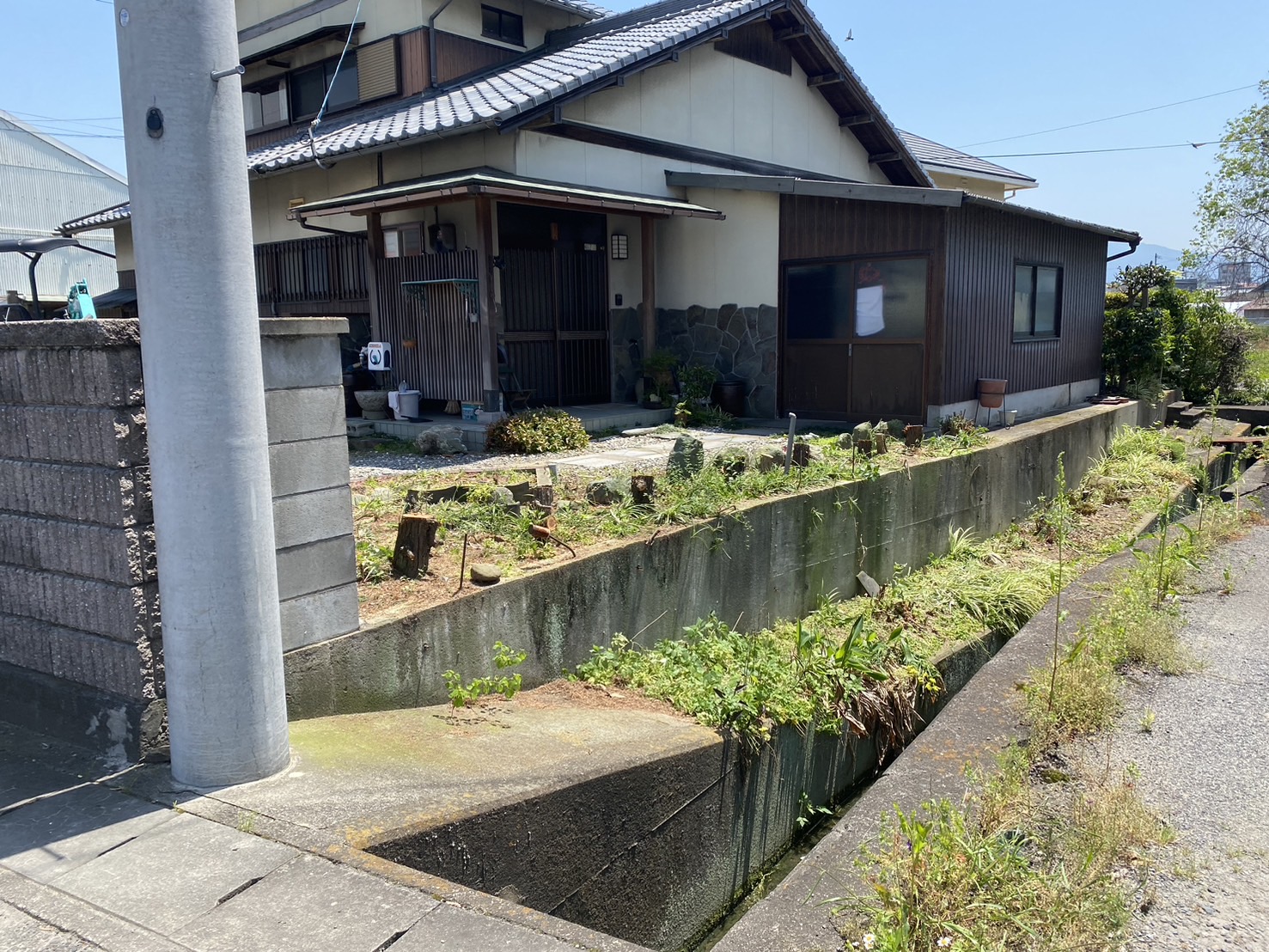 【香川県観音寺市Ｍ様邸】庭木や植栽撤去で一旦スッキリ✨ (株)カインズガーデン｜香川の庭リフォーム工事，庭仕舞い