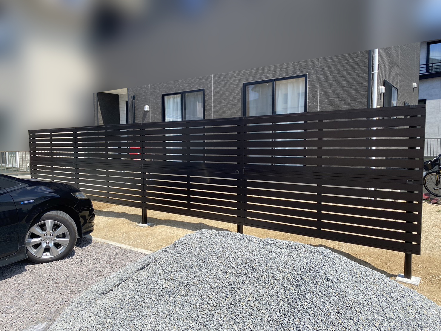 【香川県坂出市Ｕ様邸】目隠しフェンス設置工事＆砂利納品 ㊗完工 (株)カインズガーデン｜香川県の外構，エクステリア工事