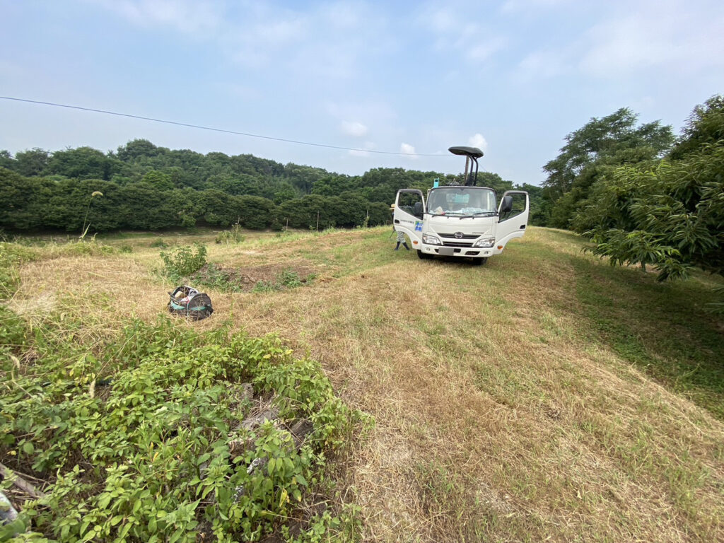 【香川県三豊市財田町Ｏ様】栗農場にガレージ２連棟設置、本日着工⛑ (株)カインズガーデン｜香川県のエクステリア工事，物置工事