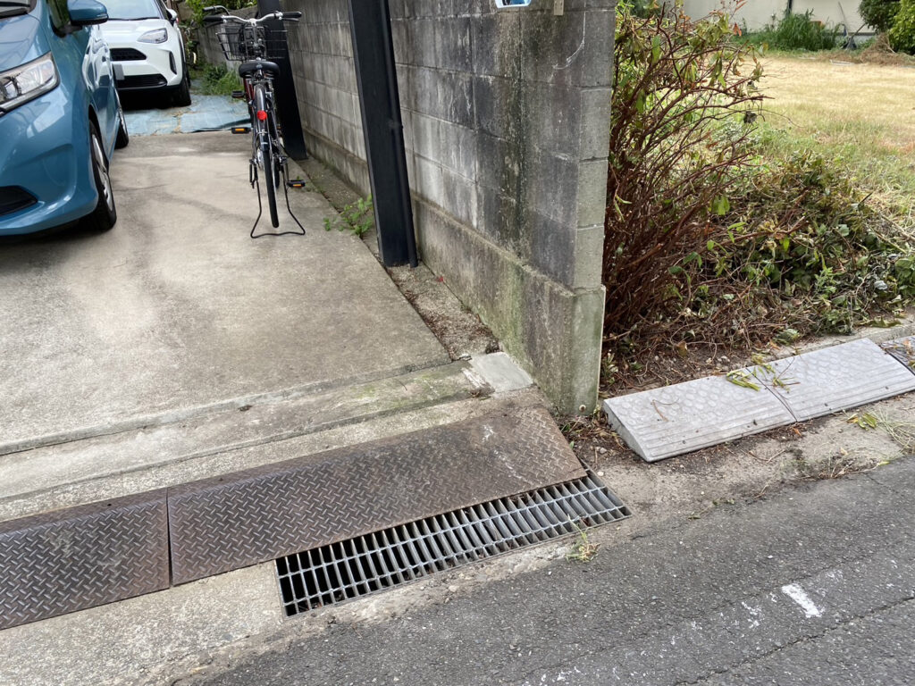 【香川県高松市Ｕ様邸】ブロック塀撤去・雑草撤去で駐車スペース拡張工事㊗完工 (株)カインズガーデン ｜庭リフォーム工事，庭仕舞い