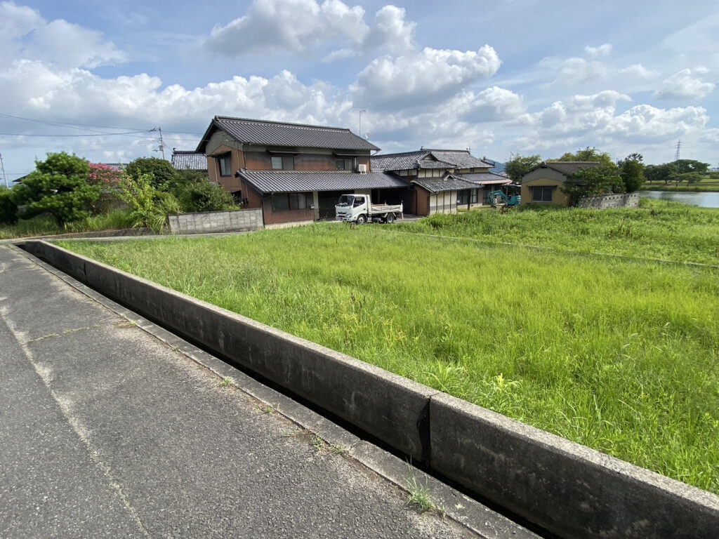 【香川県・綾川町ＫＵ様邸】庭木植栽・雑草・石垣等、撤去工事着工⛑ (株)カインズガーデン｜香川の庭リフォーム工事，庭仕舞い