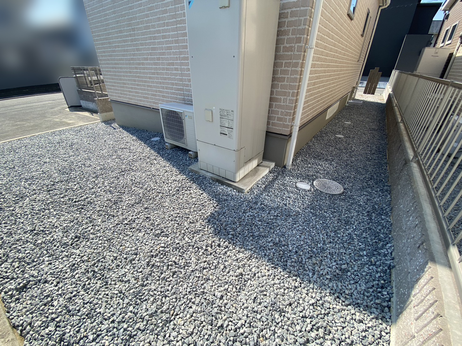 【高松市Ｙ様邸】お庭の雑草対策！防草シート＆砂利敷き㊗完了 (株)カインズガーデン｜香川県の庭リフォーム工事，庭仕舞い