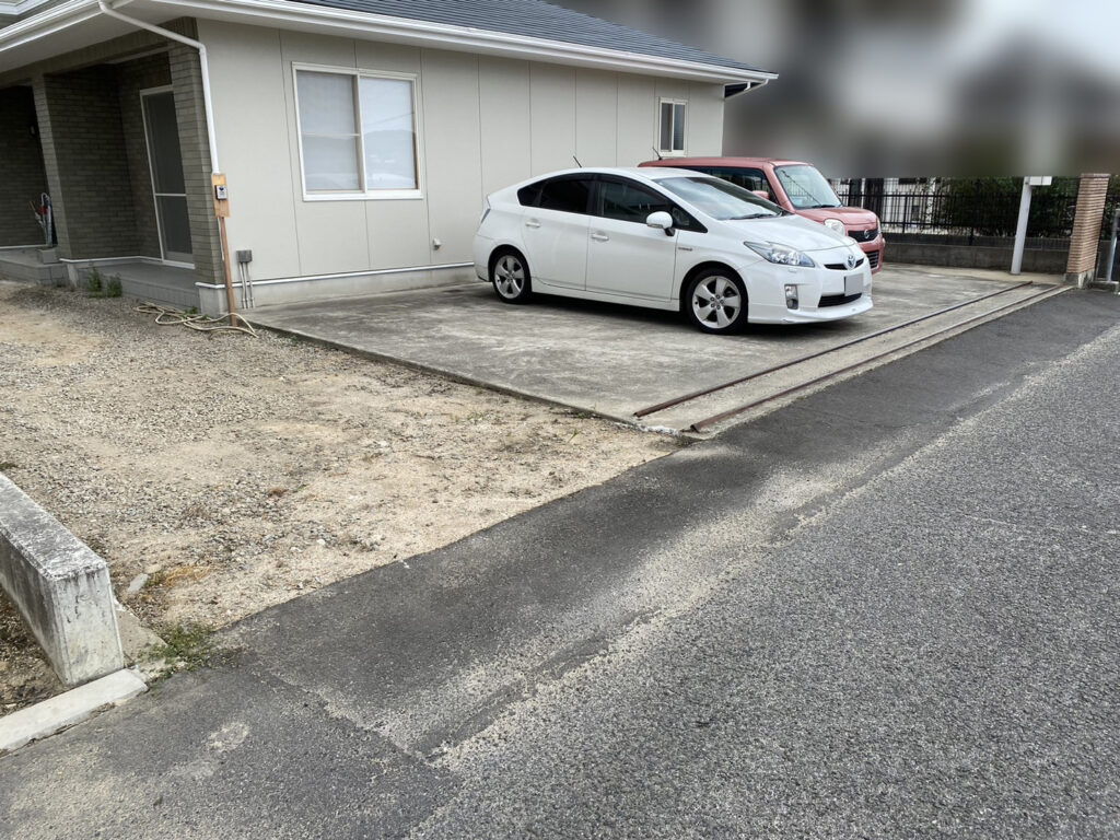 【高松市ＹＯ様邸】タイル・門壁の撤去完了✨一旦スッキリオープンなお庭 (株)カインズガーデン｜香川県の庭リフォーム工事