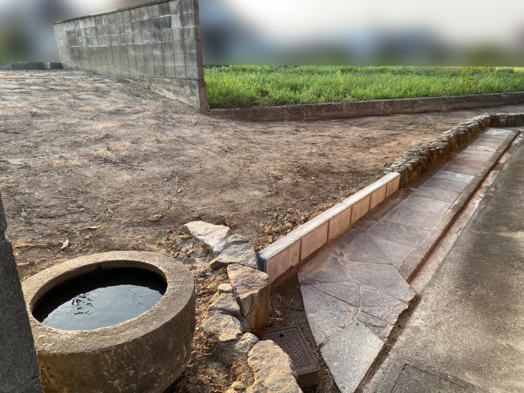 【綾川町ＫＵ様邸】庭木や植栽・雑草撤去でスッキリ✨庭リフォーム工事㊗完工 (株)カインズガーデン｜香川県の庭仕舞い工事，雑草対策