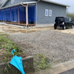 【善通寺市Ｈ様邸】雑草対策＆水捌け改善，駐車場カーポート＆お洒落フェンス，庭リフォーム工事着工⛑ (株)カインズガーデン｜香川県の庭仕舞い
