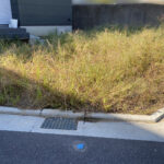 【高松市Ｋ様邸】お庭正面や裏庭の雑草対策，玄関周りの庭リフォーム工事、着工⛑ (株)カインズガーデン｜香川県の庭仕舞い