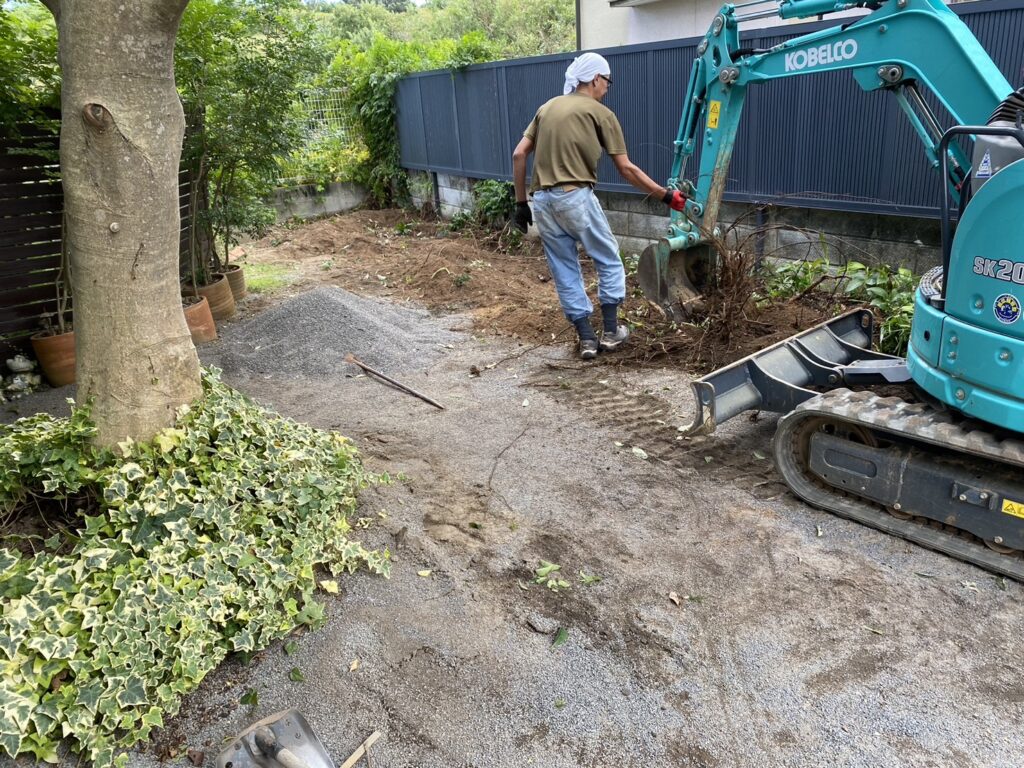 【高松市Ｍ様邸】庭木・植栽・花壇等を撤去しスッキリ庭仕舞い✨昨日着工⛑ (株)カインズガーデン｜香川県の庭リフォーム工事