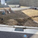 【高松市Ｋ様邸】雑草撤去と鋤取りＯＫ！玄関に階段を増やします (株)カインズガーデン｜香川県の雑草対策工事，庭リフォーム