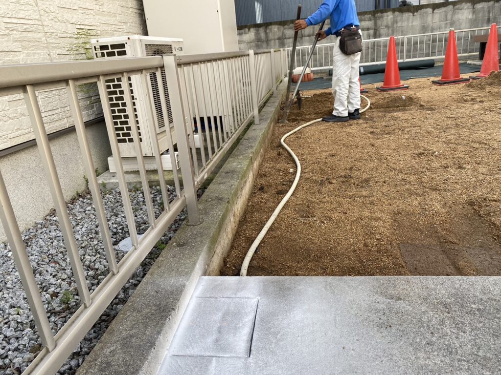 【高松市Ｎ様邸】格好良さ全開！透け感ゼロのオールブラックテラス設置完了✨ (株)カインズガーデン｜香川県の庭仕舞い工事