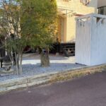 【高松市OB様・Ｉ様邸】フェンス工事着工⛑ 白くて可愛いフェンス「ララミー」 (株)カインズガーデン｜香川県の庭リフォーム工事