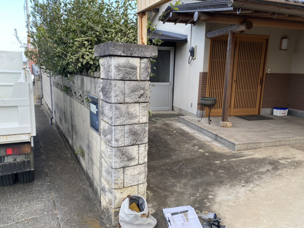 【綾川町ＨＫ様邸】生垣石垣・庭木植栽撤去しスッキリ手入れが要らないお庭へ✨庭仕舞い工事着工⛑ (株)カインズガーデン